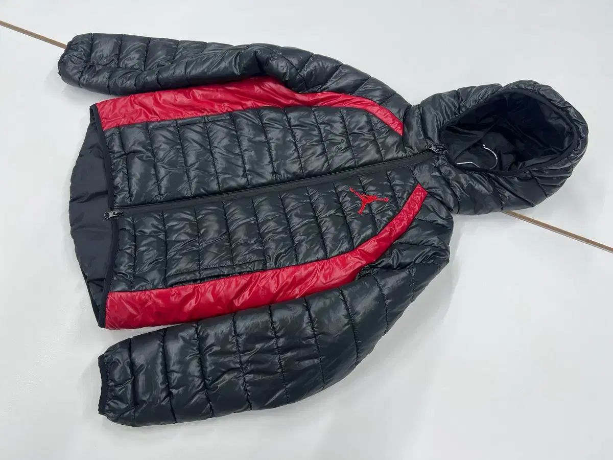 【雷市場（ポンジャン）商品韓国直送】 ジョーダン 140 ー 152 軽量 フード付きダウンコート