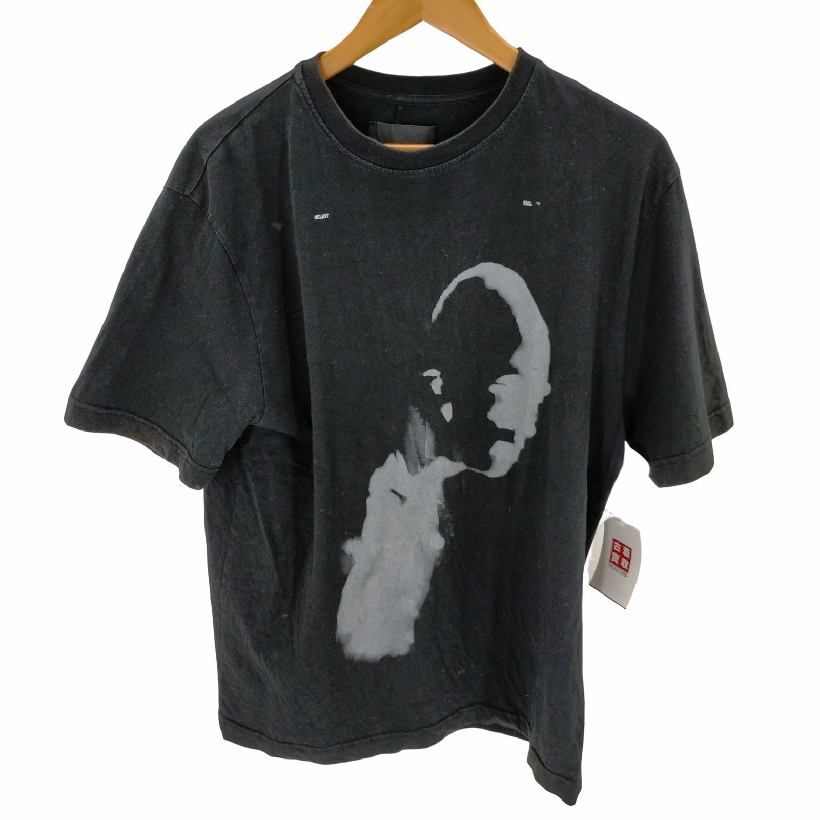★HELIOT EMIL★ ブラック AI Generated Print Tシャツ HELIOT EMILのブラック AI Generated Print Tシャツがセール中