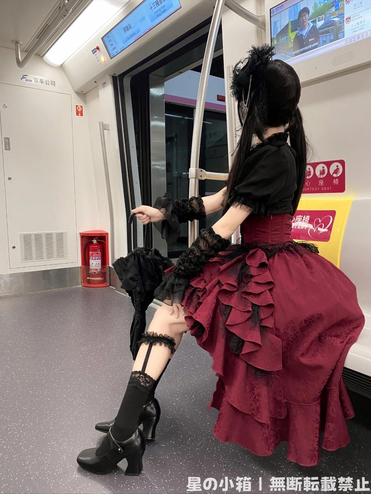 狐面付き『BABYL初期風』黒赤コスチュームセット　コスプレ衣裳セット 狐面付き『BABYMETAL初期風』黒赤コスチュームセット コスプレ衣裳