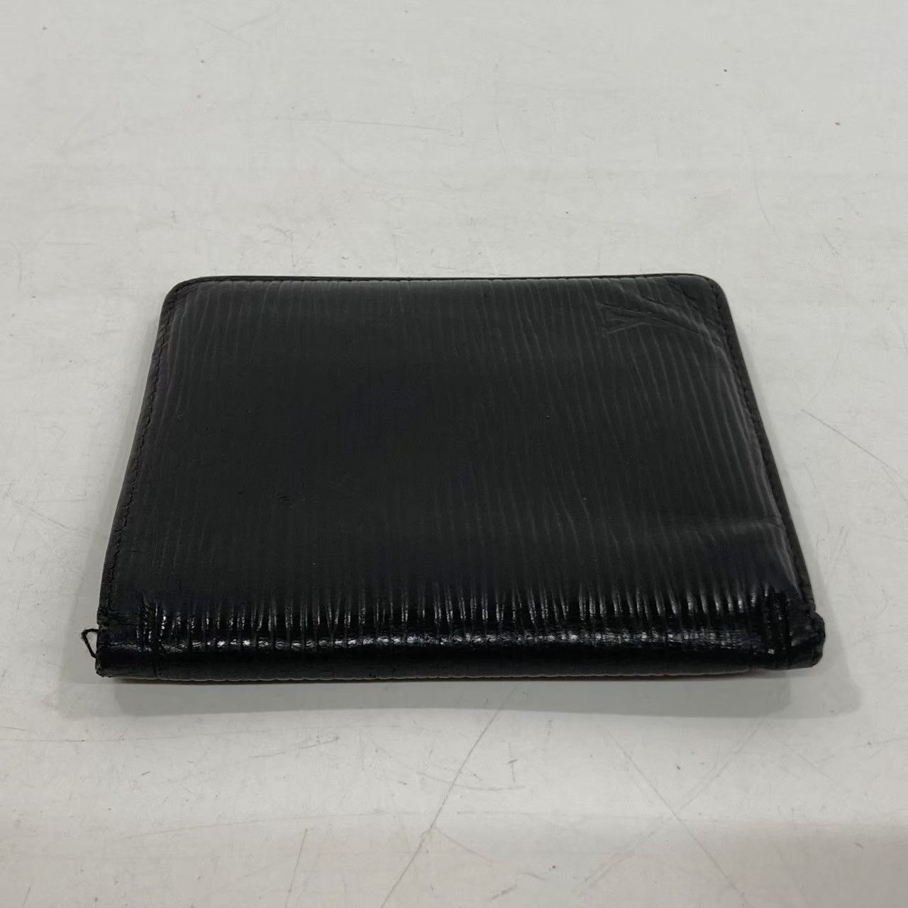 ルイヴィトン エピ ポルトビエ6 カルトクレディ 二つ折り財布 黒 M63312 11871177_3.jpg