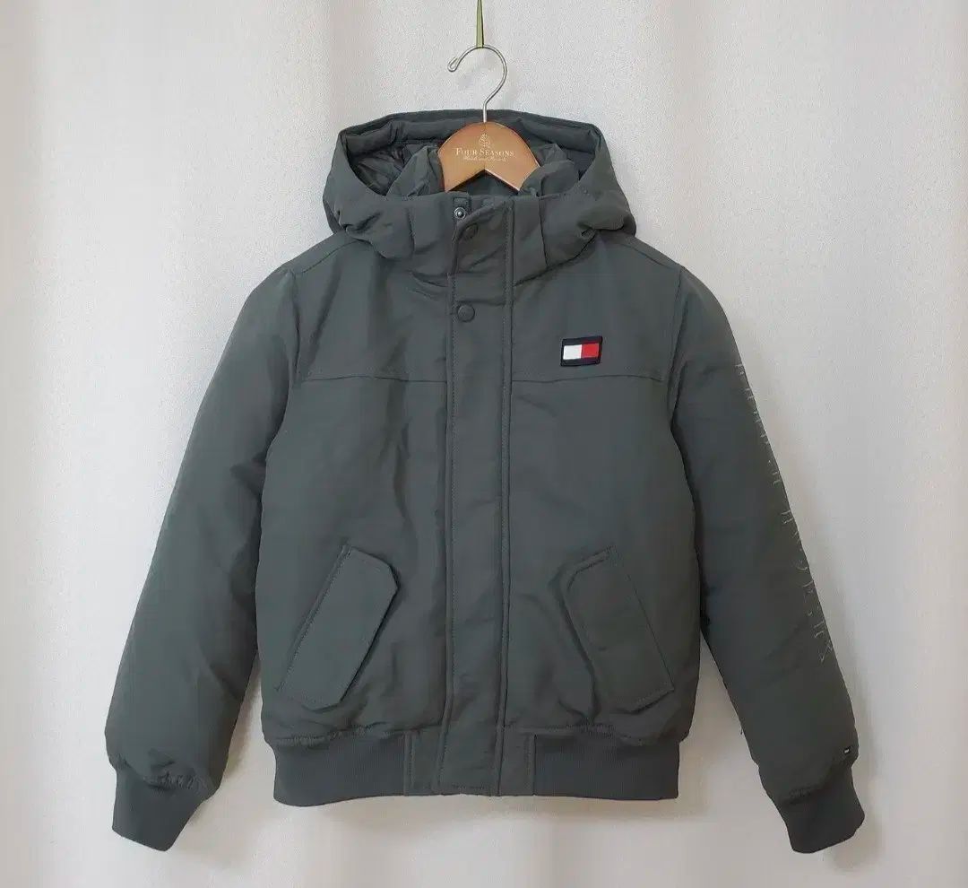 Tommy Hilfiger トミーヒルフィガー キッズ BOY140 ダウン ほぼ