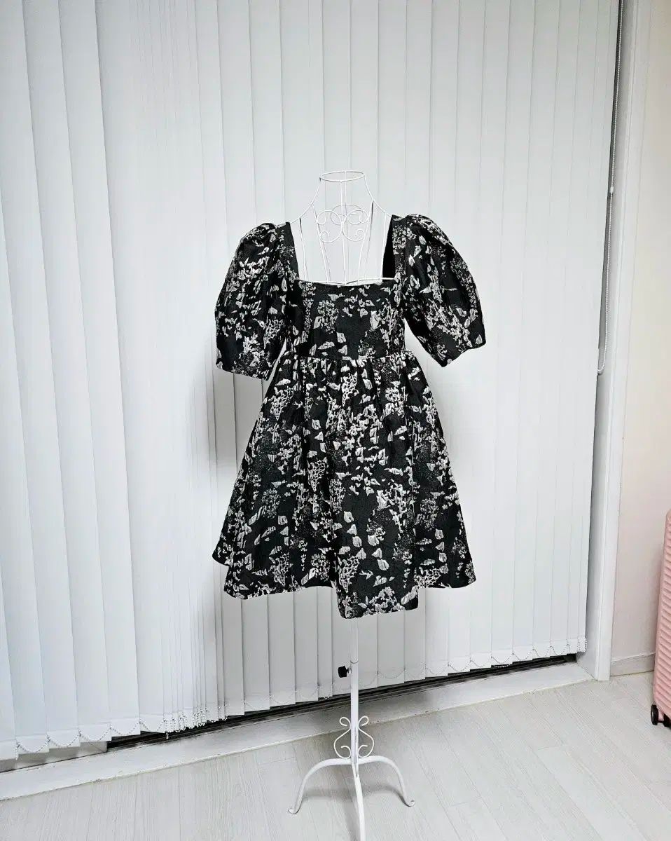 ジョナサン シンカイ Jonathan Simkhai 刺繍ミニベビードール ONE PIECE