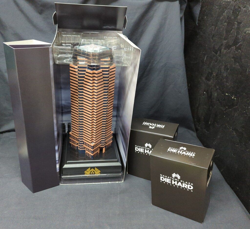 ダイ・ハード MEGA-BOX(ナカトミプラザ・フィギュア付)(6枚組) ダイ
