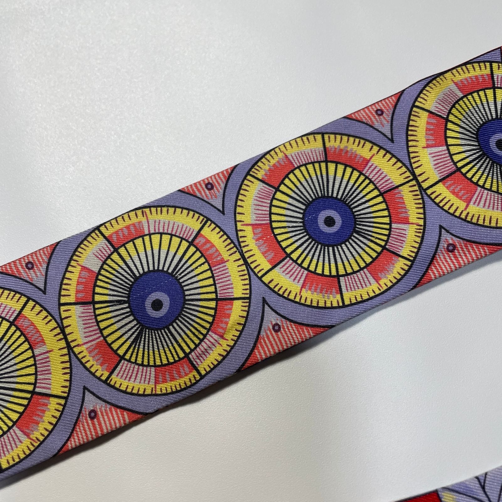 美品HERMES ツイリー 赤 ☆美品☆ HERMES/ エルメス ツイリー 馬着