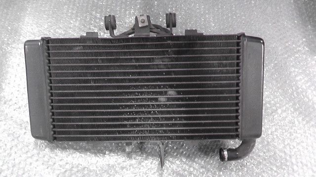 CB400SF-K NC39-1803xxx の ラジエター 1759456000