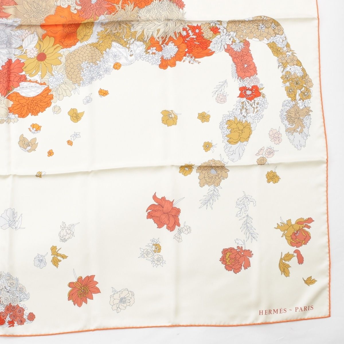 エルメス 24SS シルク カレ140 Robe Legere ローブ レジェール エルメス 24SS シルク カレ140 Robe Legere ローブ レジェール