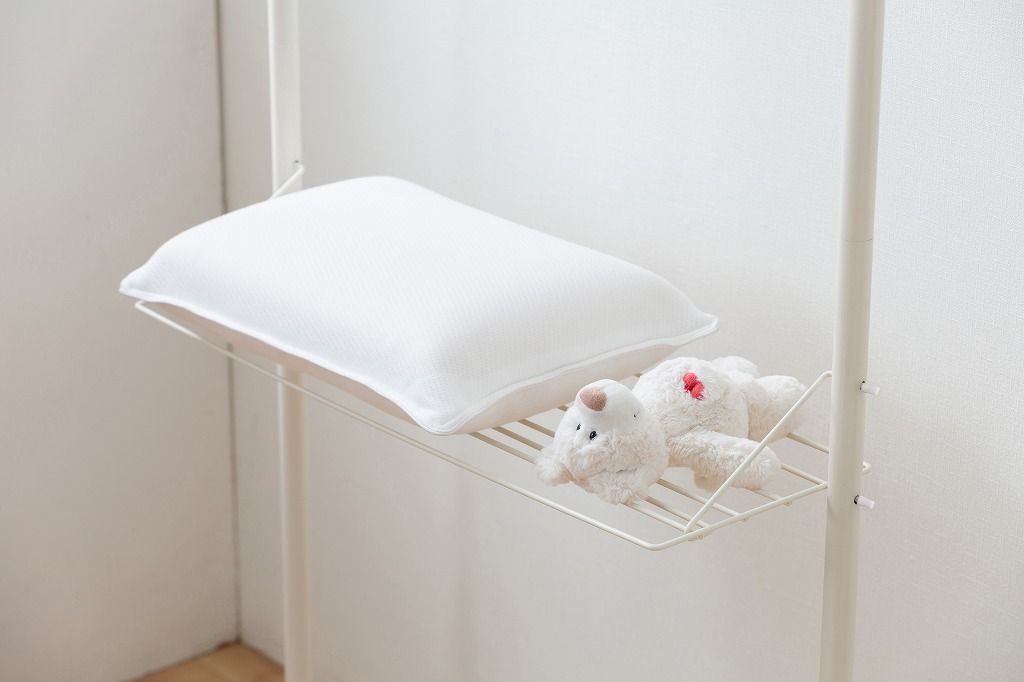  アイリスオーヤマ 穴をあけないから賃貸でも使用 窓を開けるだけ 外に干さずに乾かせる つっぱり物干し 窓枠洗濯物干し 約4人用 簡単設置 幅約110 190 3本タイプ ホワイト TPM 3 IRIS OHYAMA その他 洗濯用品