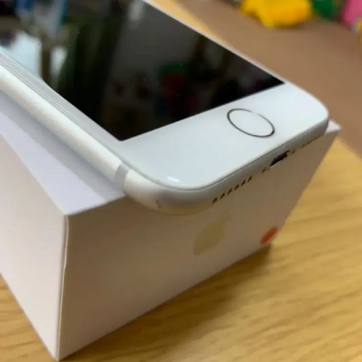 Apple iPhone 8 64GB シルバー SIMフリー - メルカリ