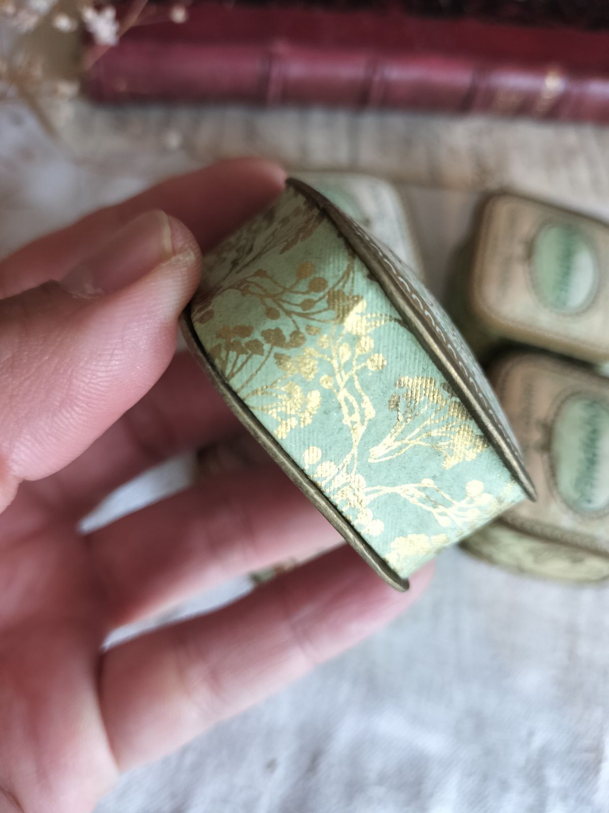 フランス アンティーク 素敵な パウダーケース Nymphea Paris 紙箱 美