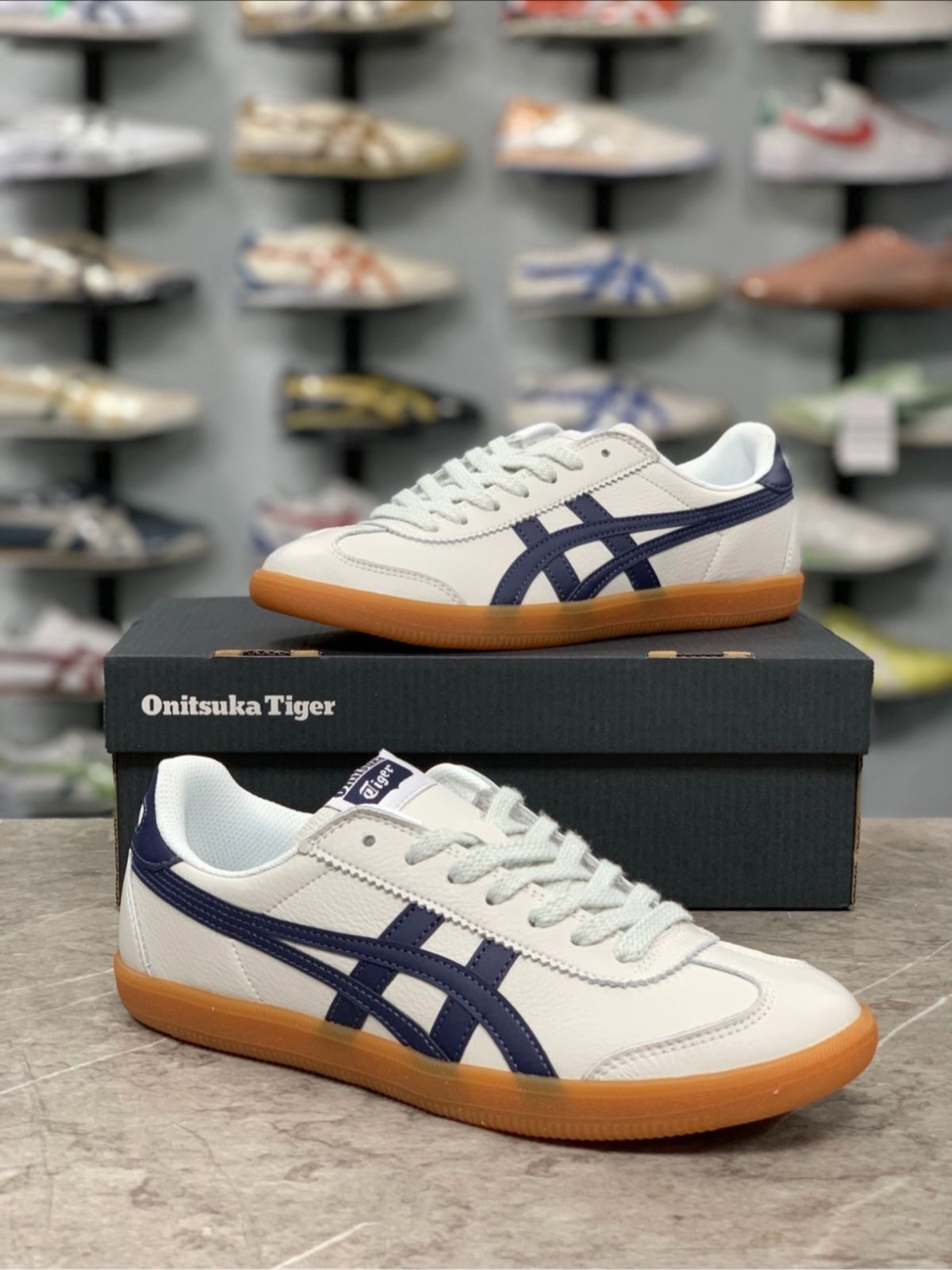 新品未使用　onitsuka tiger スポーツスタイルシューズ 新品未使用】Onitsuka Tiger オニヅカタイガー(26.5㎝)