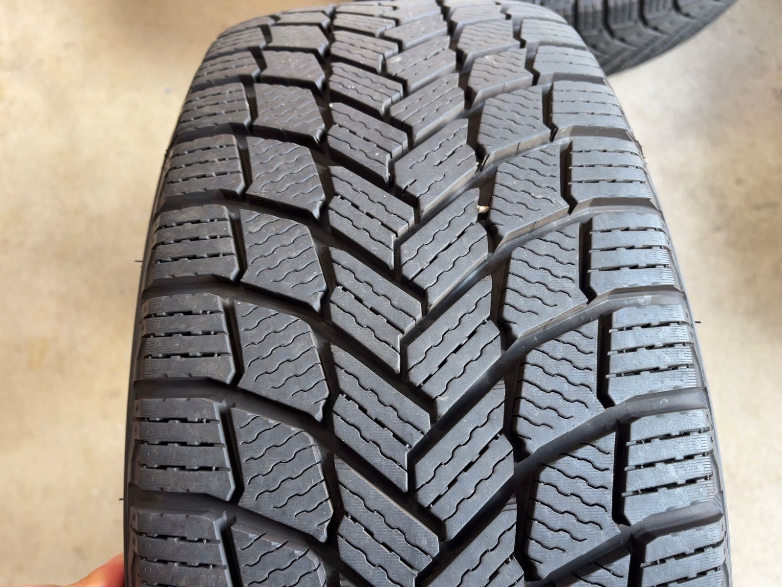 最短発送 ！ ポルシェ 981 718 ミシュラン スノー 製 18インチ 4本セット 品質保証で、高速配送！