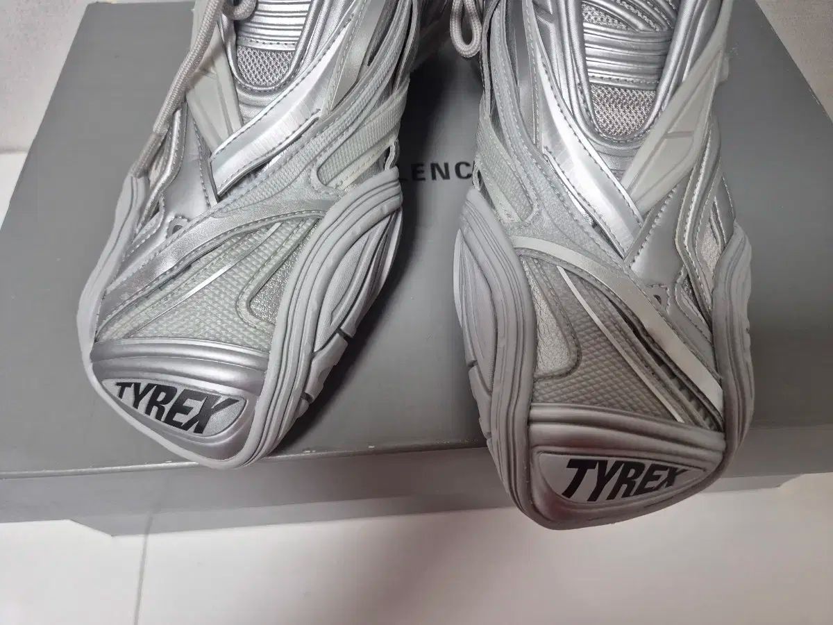 balenciaga tyrex シルバー タイレックス スニーカー BALENCIAGA