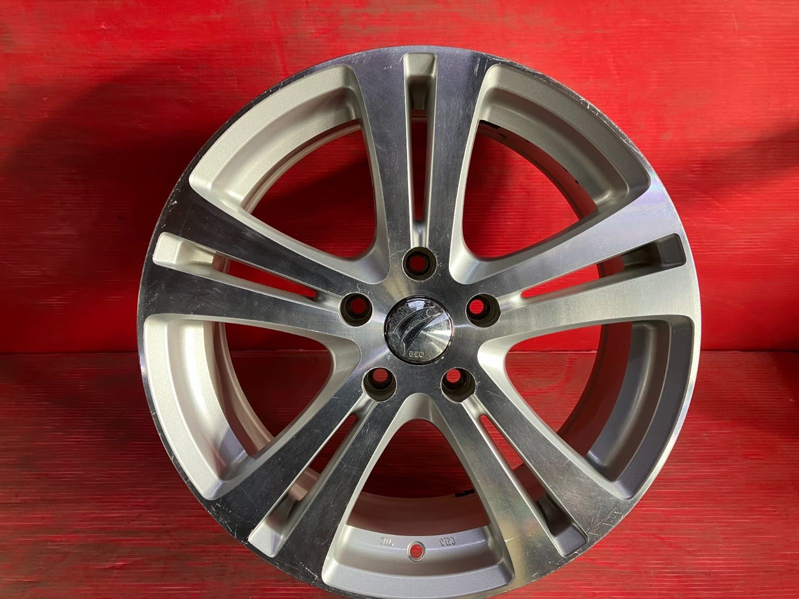 ホイール 17x7.0 48 114.3 5H 社外 BEO 4本SET