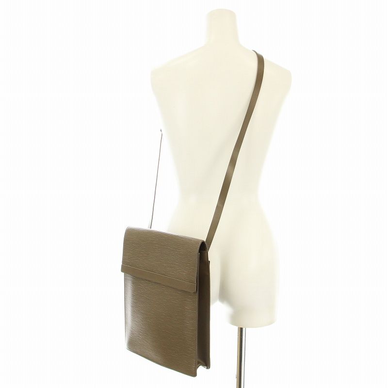 LOUIS VUITTON　エピ　ラマチュエル　ショルダーバッグ　ペッパー 美品 ルイヴィトン エピ ラマチュエル ショルダーバッグ