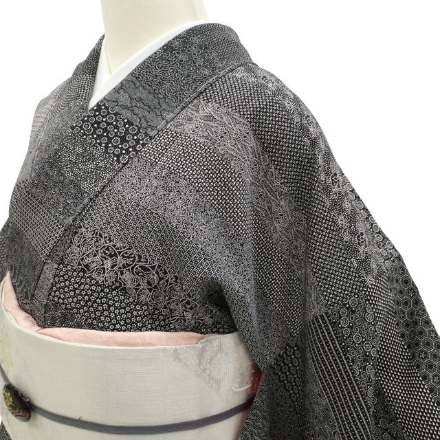 新古品】 小紋 着物 袷 未使用 正絹 黒 ブラック 様々な 江戸小