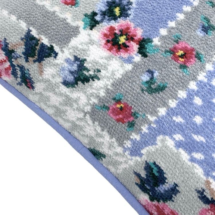 【フェイラー】　フラワーパッチワーク　クッション　新品 FEILER フェイラー フラワーパッチワーククッション 水色 グレー