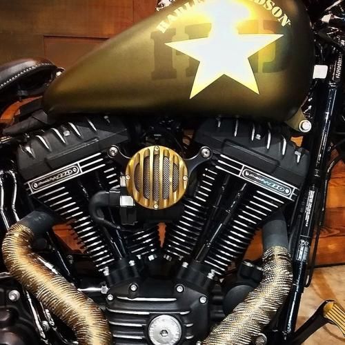 GRILL DESIGN ベロシティースタック ボディ ポリッシュ キャップ ブラス 2008〜16年ツーリング トライク