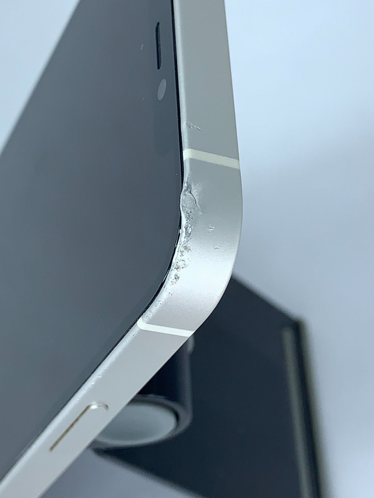 【中古・バッテリー劣化】iPhone 12 64GB simロック解除済 中古・バッテリー劣化・フレームキズ凹み有】iPhone 12 64GB