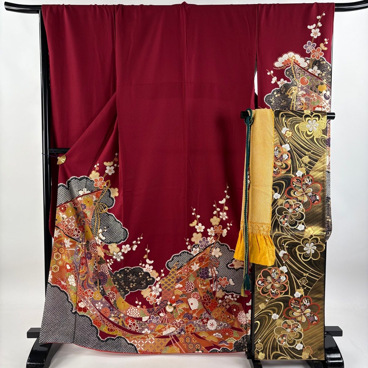 バイセル 着物 名品 襦袢 赤 道長取り 草花 梅 絞り 正絹 身丈127cm 裄丈62cm☆☆☆☆ 振袖 身丈159cm 裄丈68cm L 袷 草花 桜 箔 金銀彩 緑 正絹 名品 中古