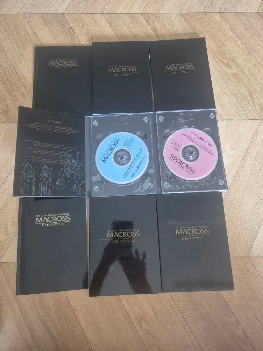 超時空要塞マクロス [レンタル落ち] 全9巻セット [DVDセット商品](中古品) 中古超時空要塞マクロス [レンタル落ち] 全9巻セット [マーケット