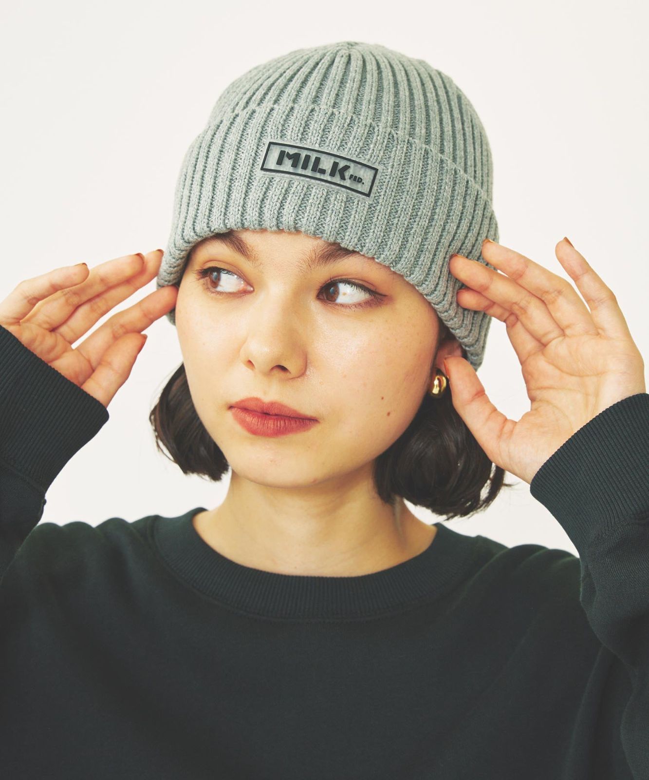 ニットキャップ ビーニー 帽子 ミルクフェド MILKFED RUBBER PATCH KNIT CAP 103243051001 レディース メンズ ニット帽 ブラック 黒 防寒 milkfed ブランド おしゃれ 可愛い シンプル ロゴ くろ