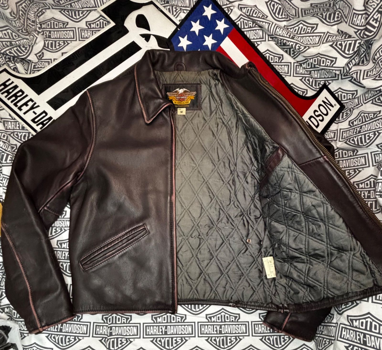 ⭐️Harley-Davidson ⭐️背面3D立体エンボス加工・エンブレム本革製