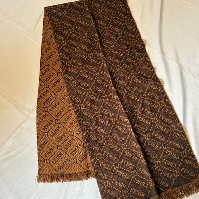フェンディ FENDI ズッカ FF柄 リバーシブル ニットストール