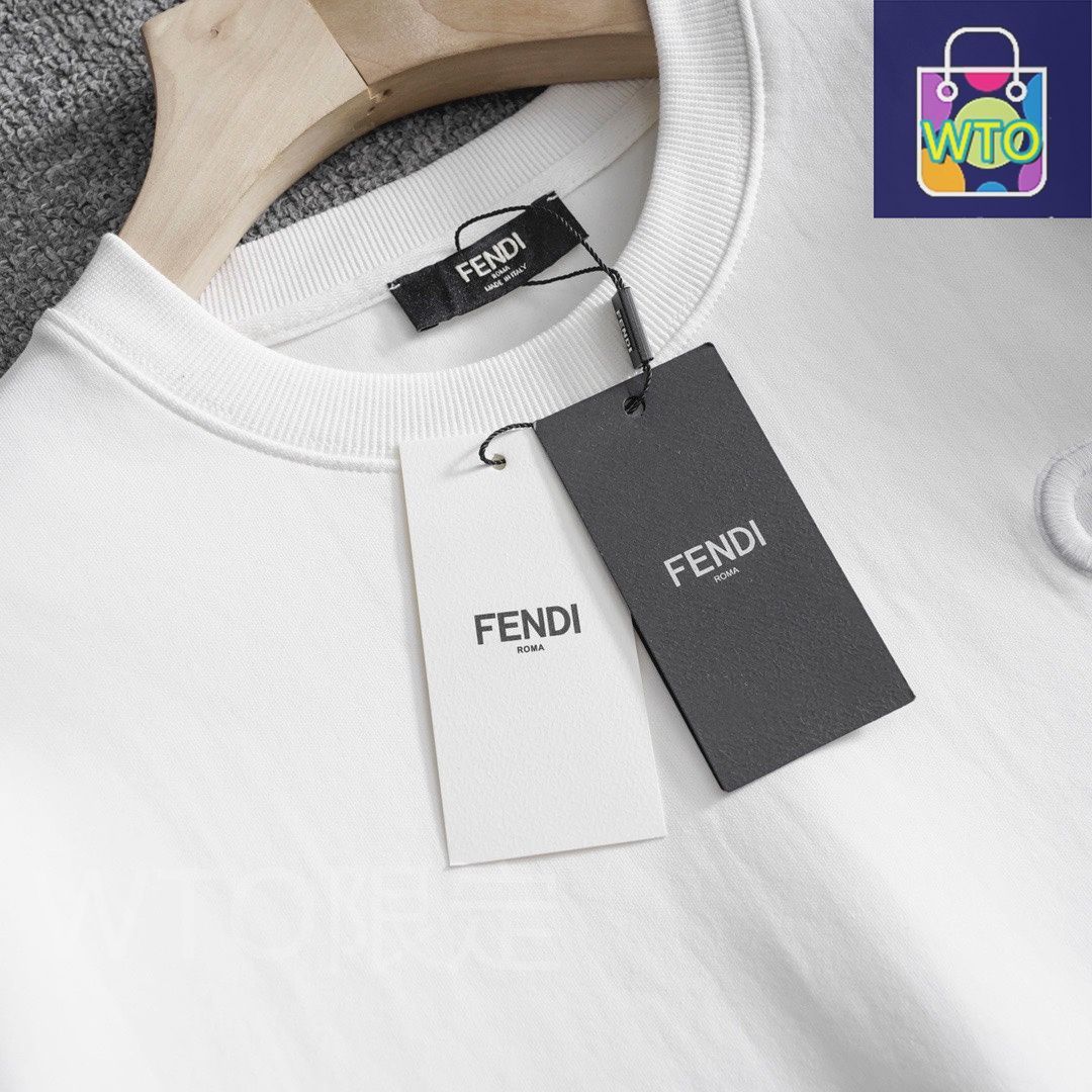 新モデルのフェンディ（FENDI） 立体刺繍のダブル F