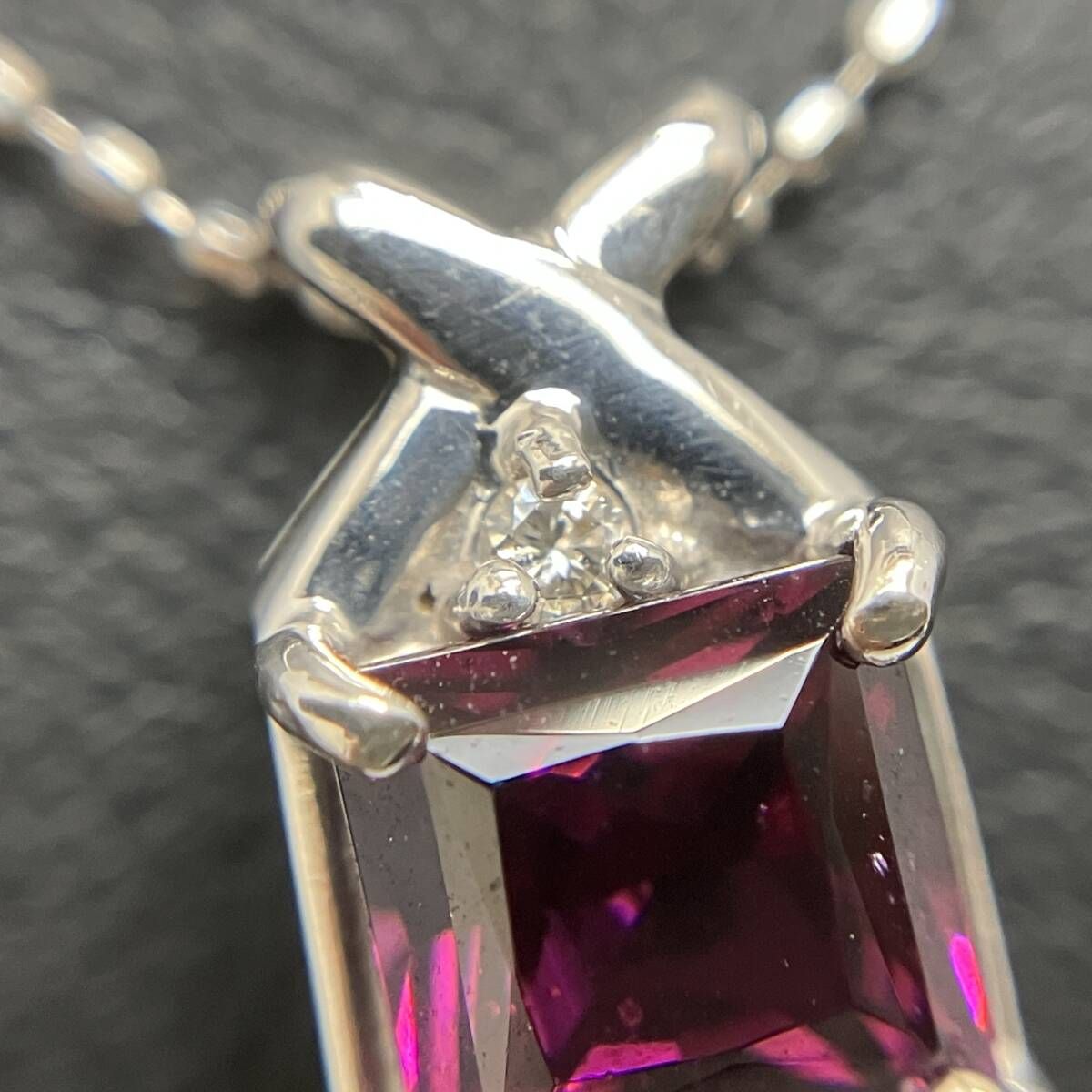 未使用品 k18WG ガーネット ダイヤモンド ネックレス 鑑別カード付 天然ガーネット 天然ダイヤモンド 0.012ct