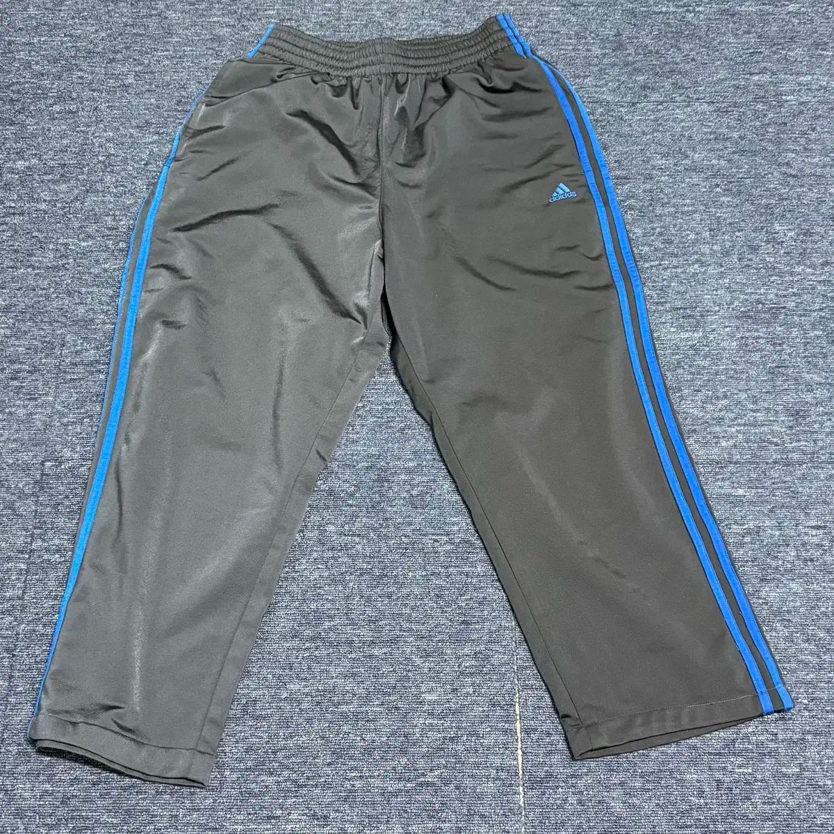ヴィンテージ adidas(アディダス) トラックパンツ (ワイド)