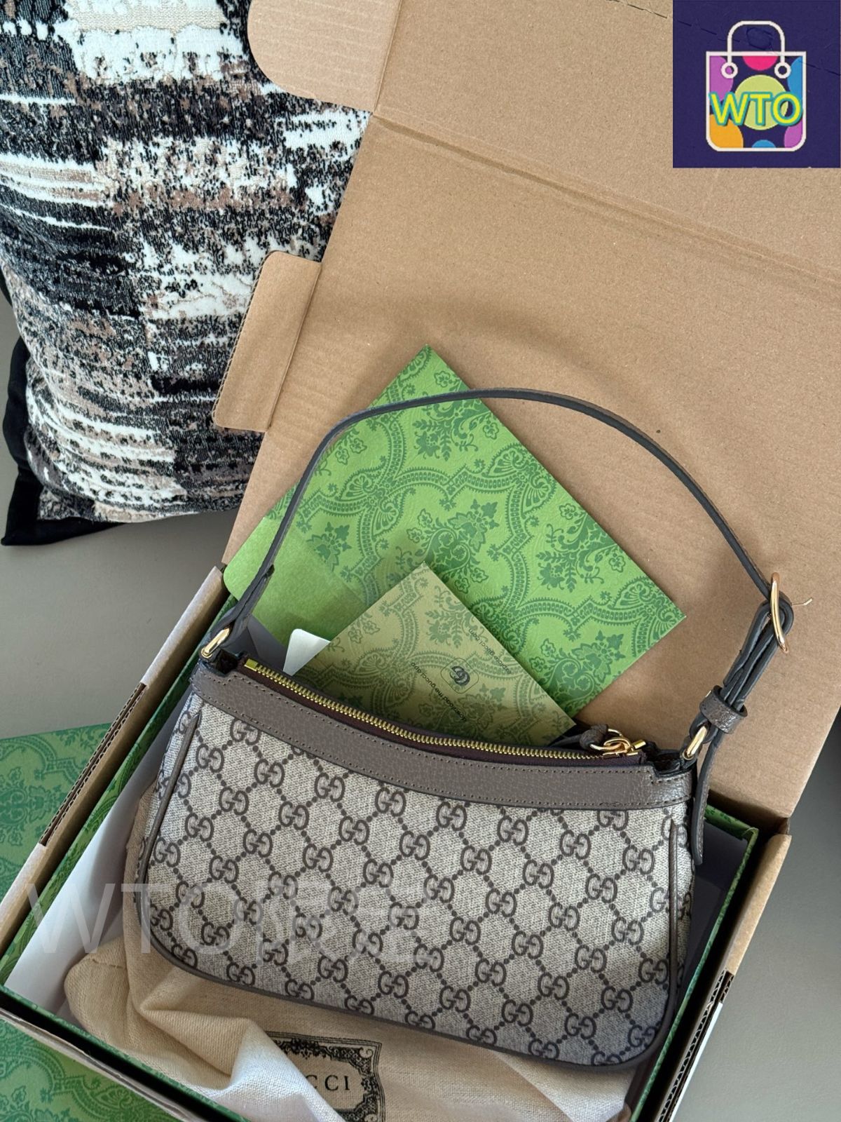 今日特価】Gucci グッチ アンダーアームバッグ ボックス付き