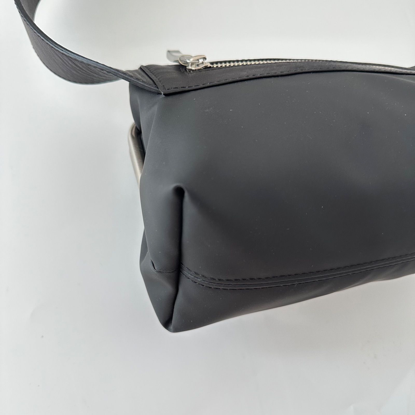 美品 kawa-kawa ear 別注 撥水 がま口 ショルダーバッグ ブラック kawa