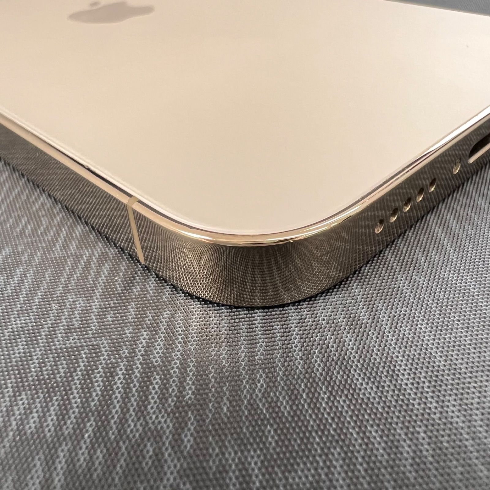 SIMロック解除済 iPhone 12 Pro 256GB ゴールド MGMC3J/A - メルカリ
