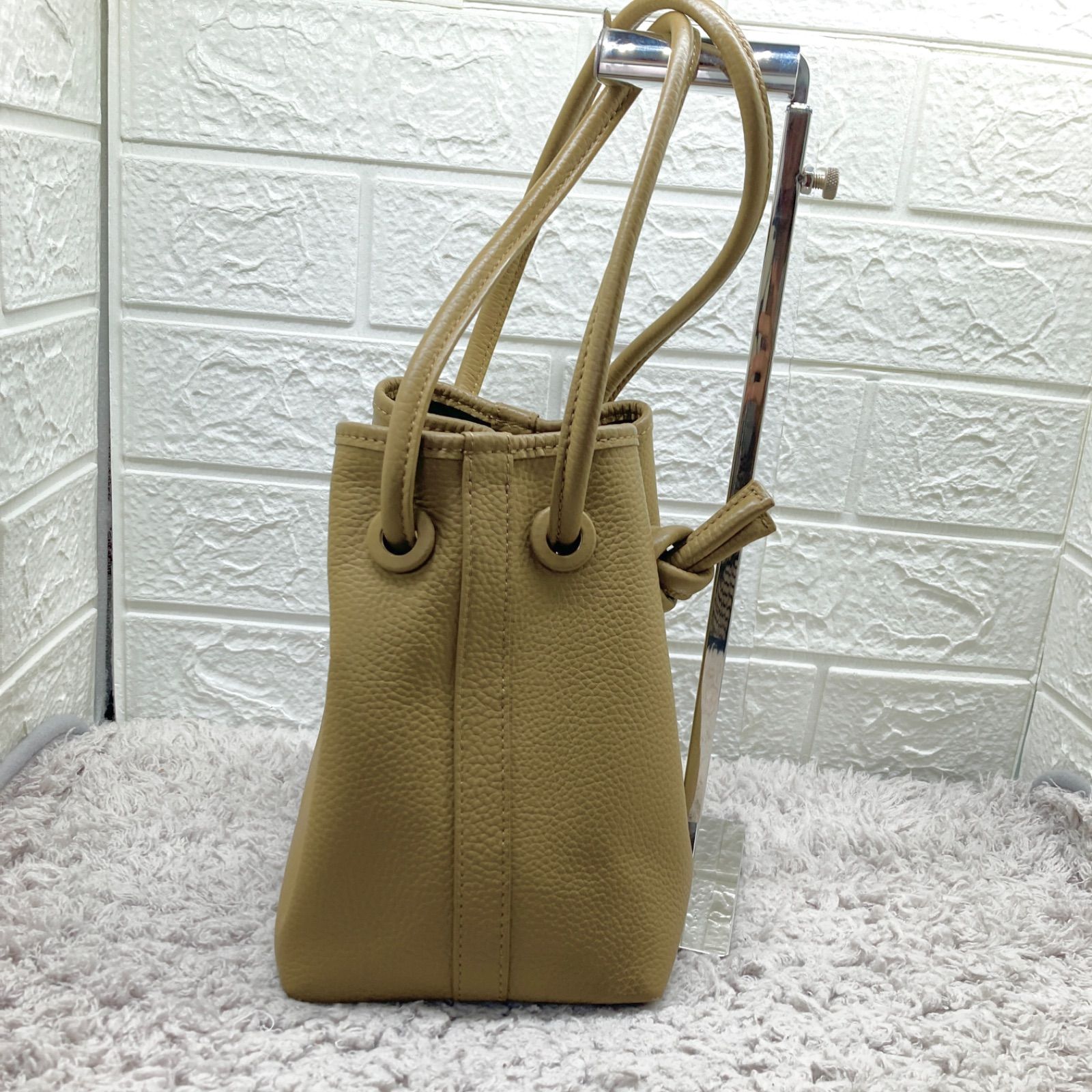 ヴァシック　ボンドミニ　ブラウン レザー 巾着型 ハンドバッグ 未使用品】VASIC BOND MINI ヴァジック 巾着 ハンドバッグ VASIC