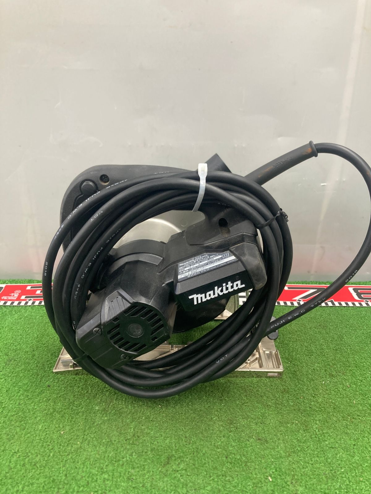 中古品】【0922】☆makita(マキタ) 165㎜電子マルノコ HS6303