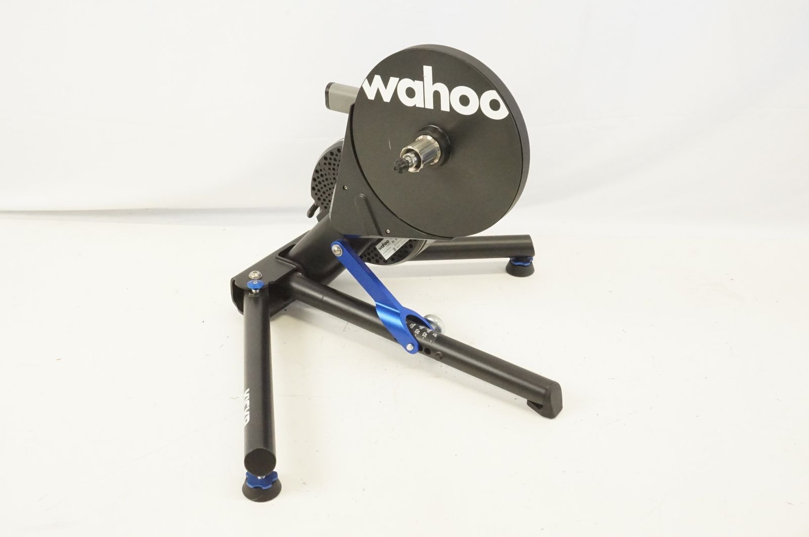 WAHOO 「ワフー」 KICKR V4 WF113 スマートトレーナー