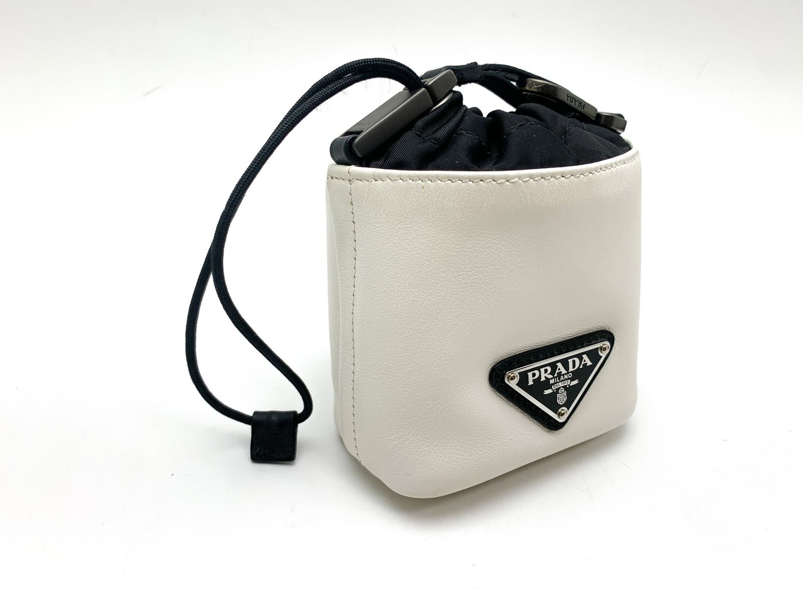 PRADA プラダ 白 ホワイト レザー ミニ巾着ポーチ 化粧ポーチ 2TL386 