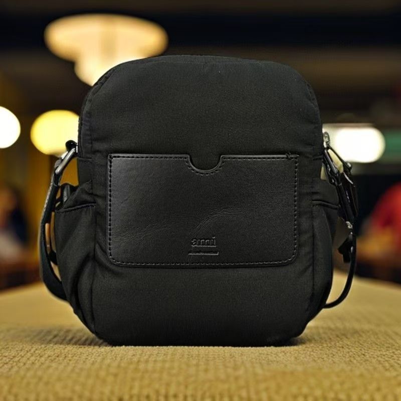 AMI Paris アミパリ ハートロゴ ショルダーバッグ クロスバッグ