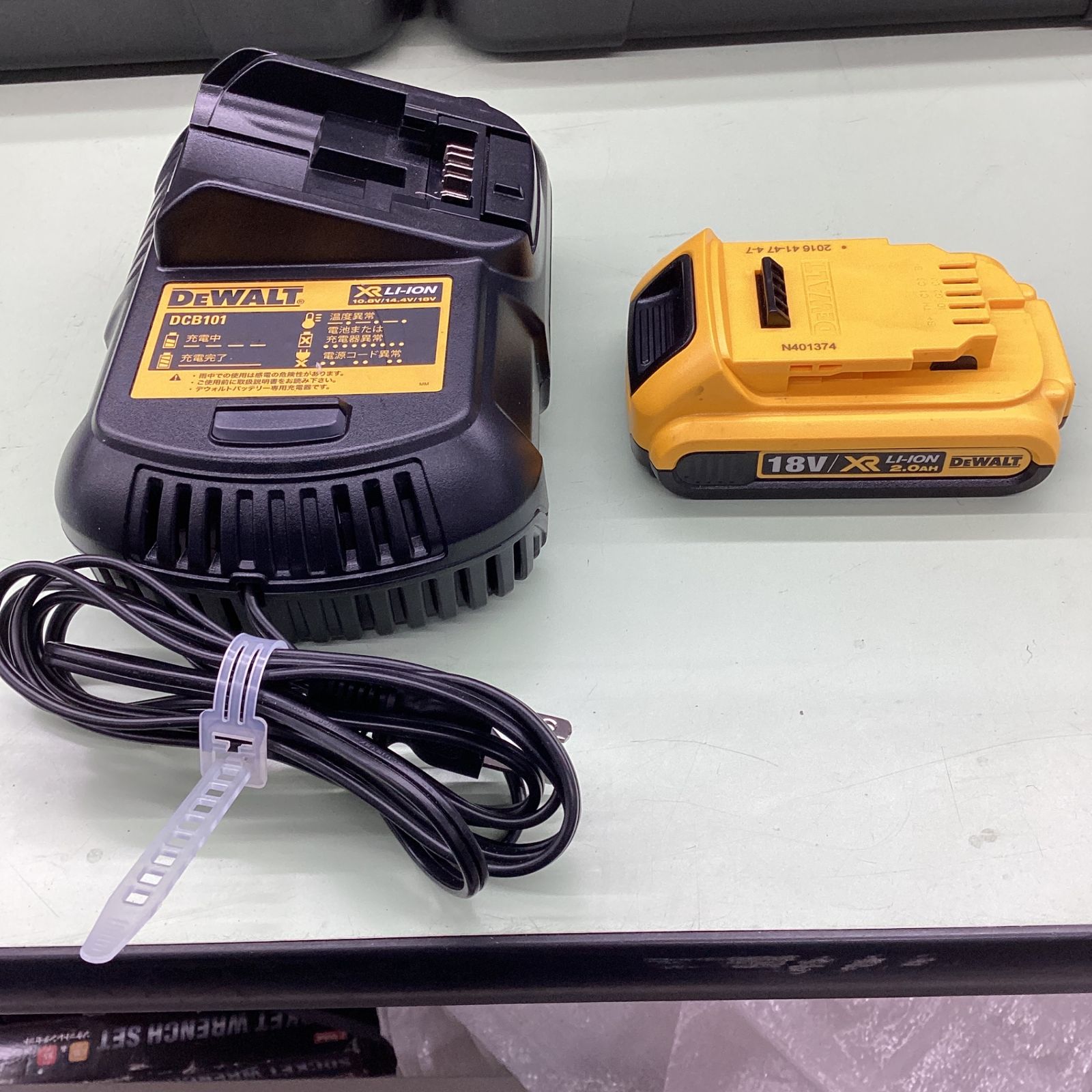 ポップリベットファスナー