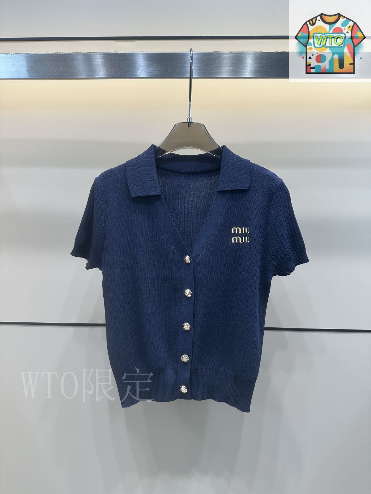 今日特価】Miumiu レター刺繍 ストライプ ニットシャツ - メルカリ