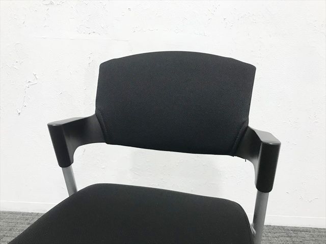 スタッキングチェア