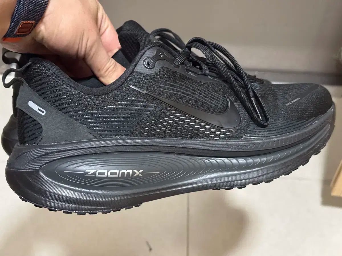 ランニングシューズ