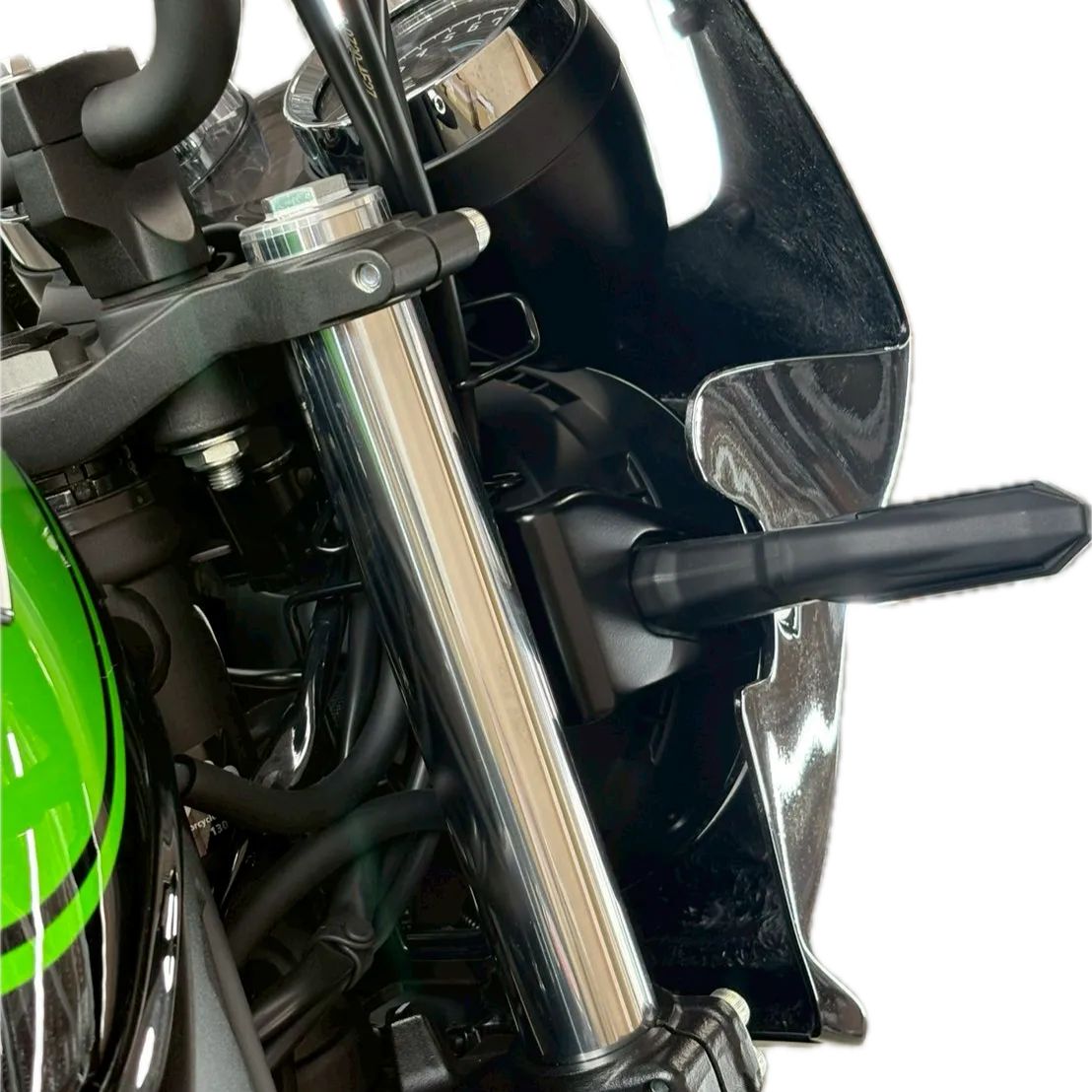 Z650RS 専用 ビキニカウル エボニーブラック 純正色 ショート