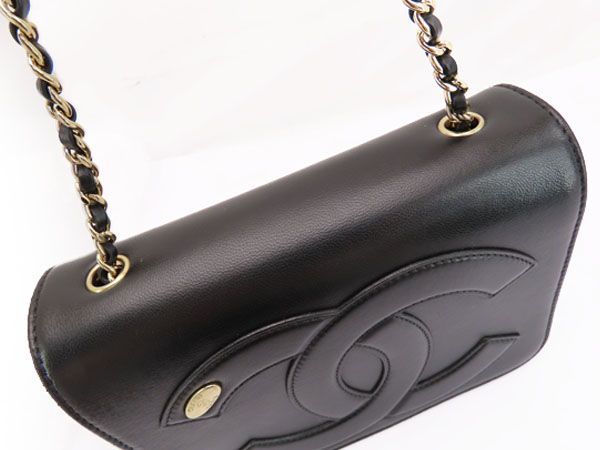 激レア美品】 シャネル CHANEL ココマーク チェーンショルダーバッグ ポーチ ポシェット カメラバッグ デカココ ブラック ゴールド金具 レザー  AS0321 - メルカリ