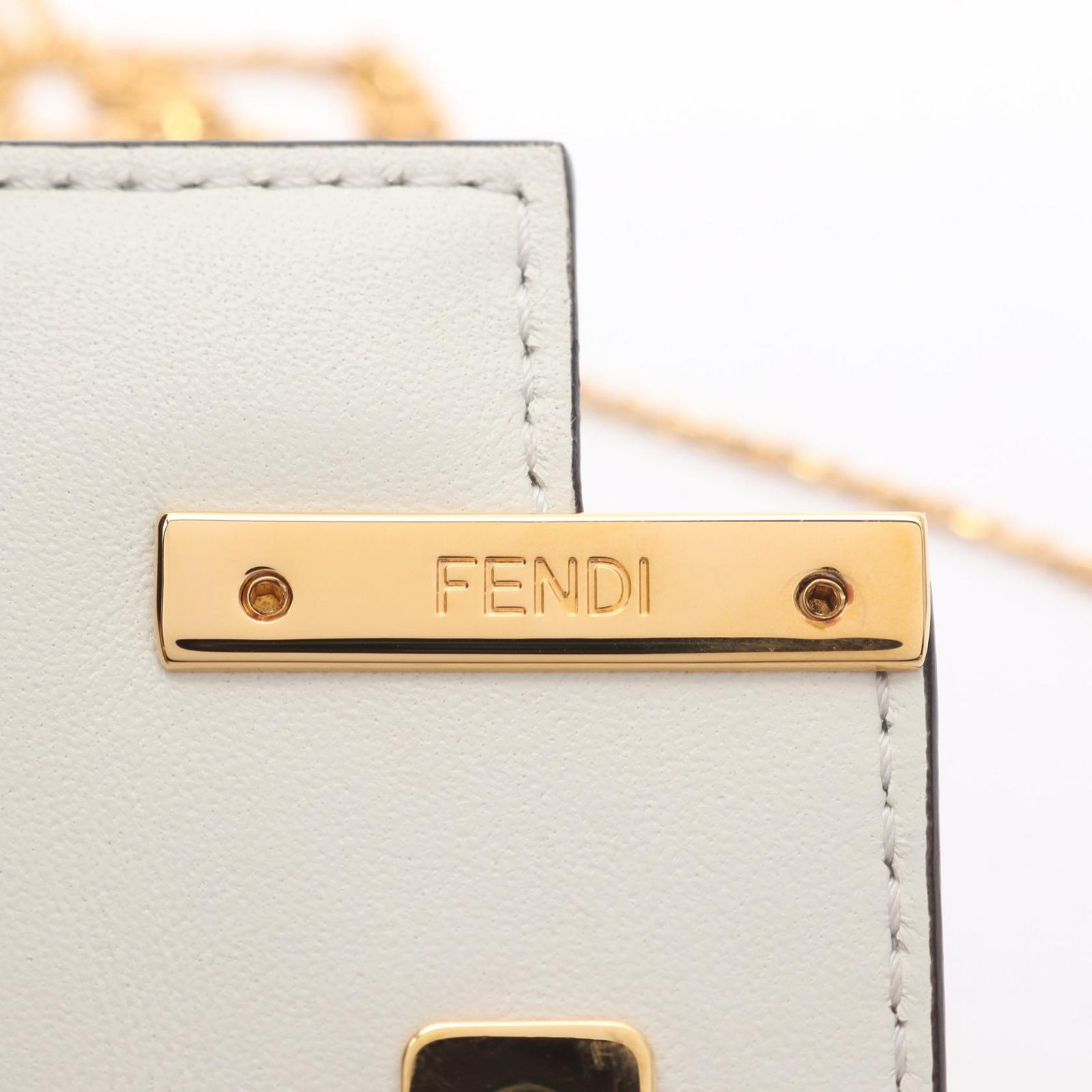 フェンディ FENDI チャーム ナノ バゲット ホワイト レザー ナノ 