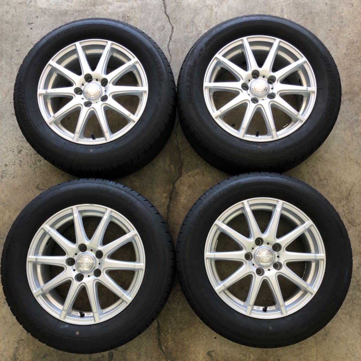 215/60R16 クラウン 16インチ 6.5J +40 サマータイヤ　夏