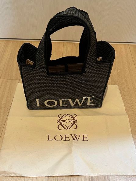 未使用 LOEWE スリットフォントスモールトート ブラック - メルカリ 