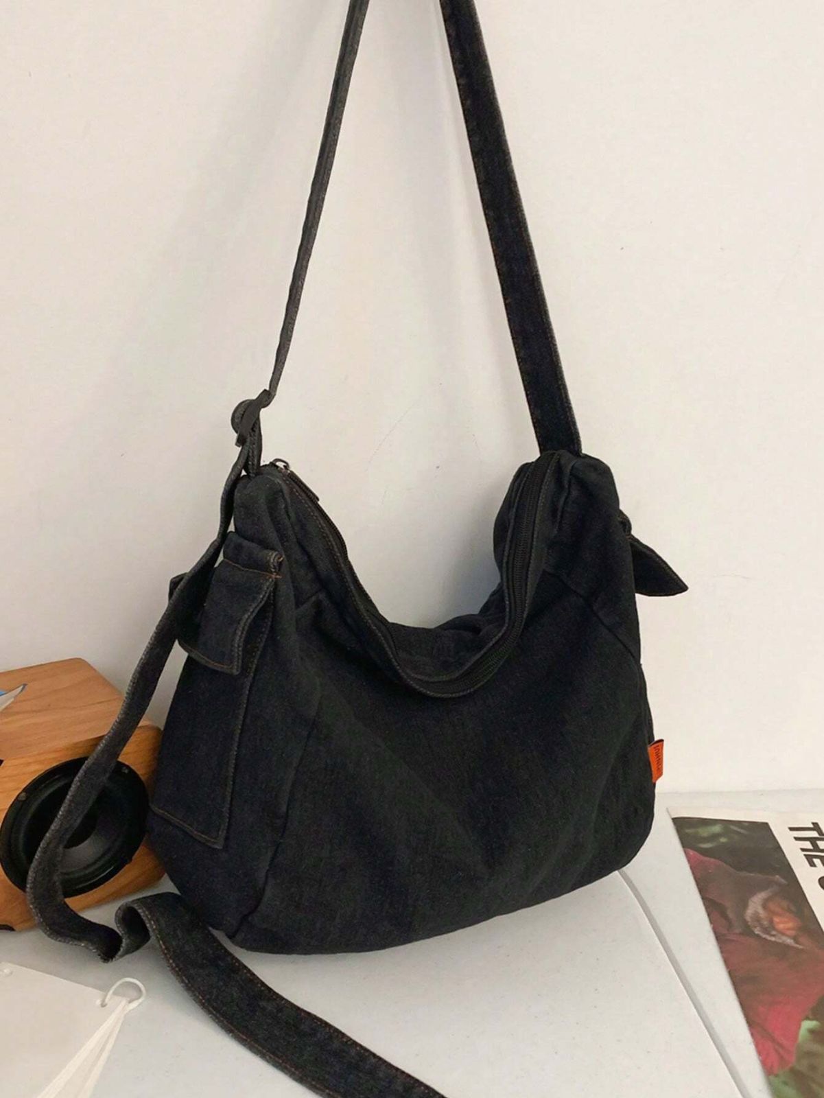 黒 キャンバス メッセンジャーバッグ 正規品・美品】GUCCI キャンバス メッセンジャー 黒 フラップ