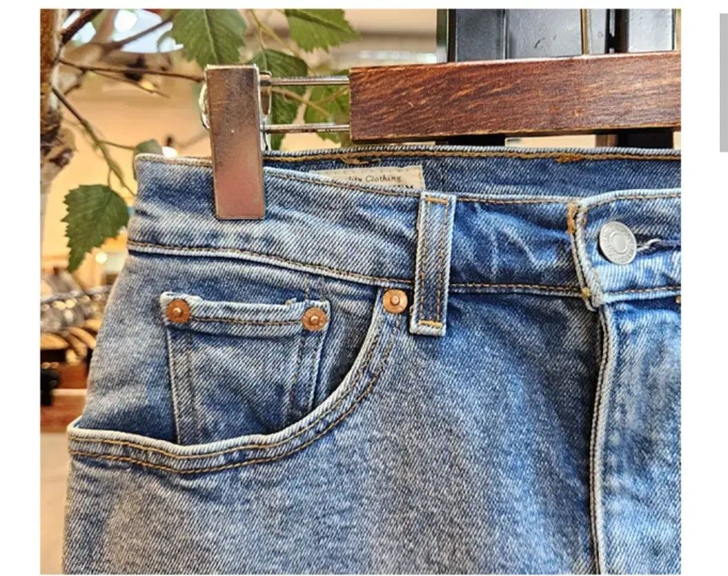 LEVIS