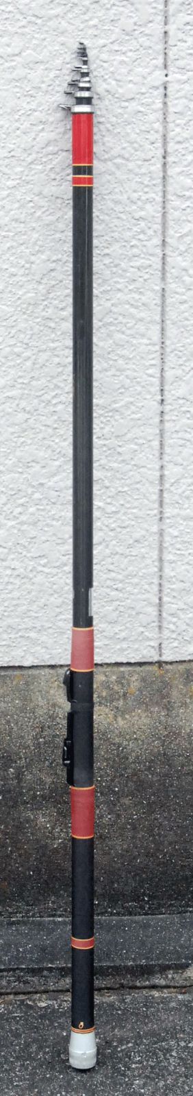 中古品 がまかつ がま磯2号5.6m ハイカーボンシルバー ☆希少がまかつ磯竿『がま磯 2号5.6 m』(HI-CARBON SIC シルバー)